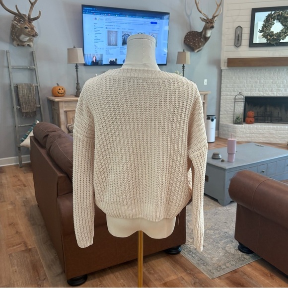Women's Medium Ivory Soft Knit Relaxed Cropped Braided Long Sleeve Cozy Sweater - Picture 4 of 4